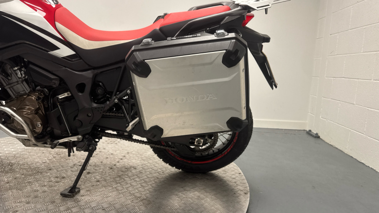 Honda Africa Twin CRF1000AHE (17MY)